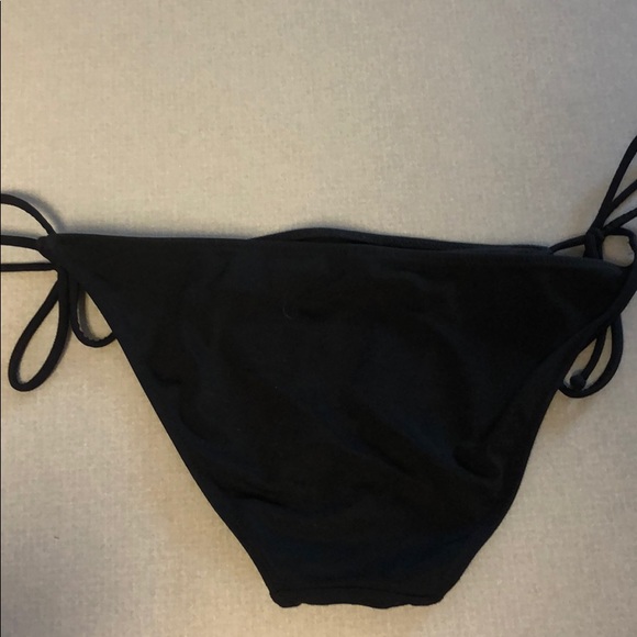 swimsuit bottoms - Picture 3 of 3